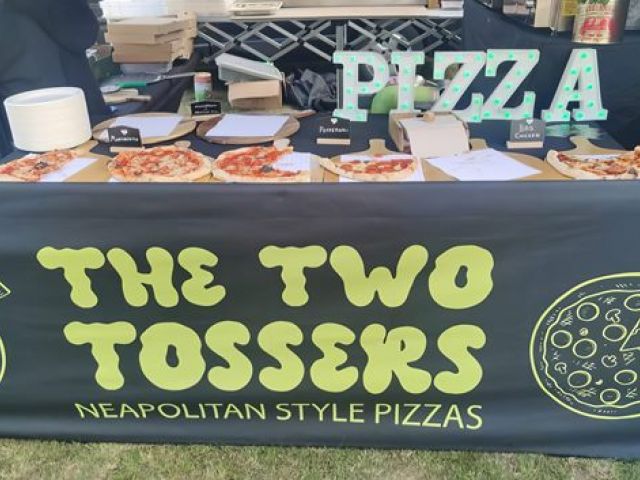 two-tozzers-pizza (9)-kireth-ai